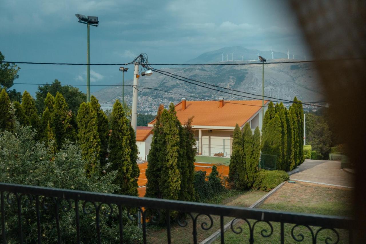 Holiday Home Rozic - Villa With Private Seasonal Heated Pool Мостар Экстерьер фото