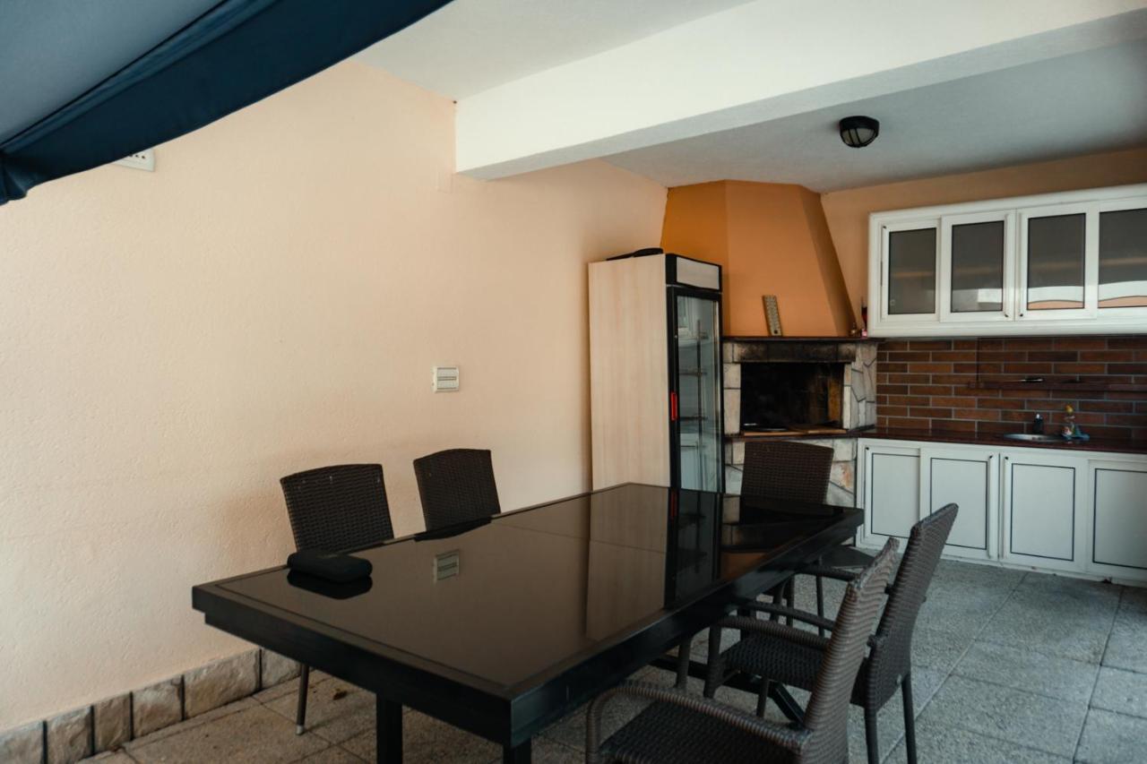 Holiday Home Rozic - Villa With Private Seasonal Heated Pool Мостар Экстерьер фото
