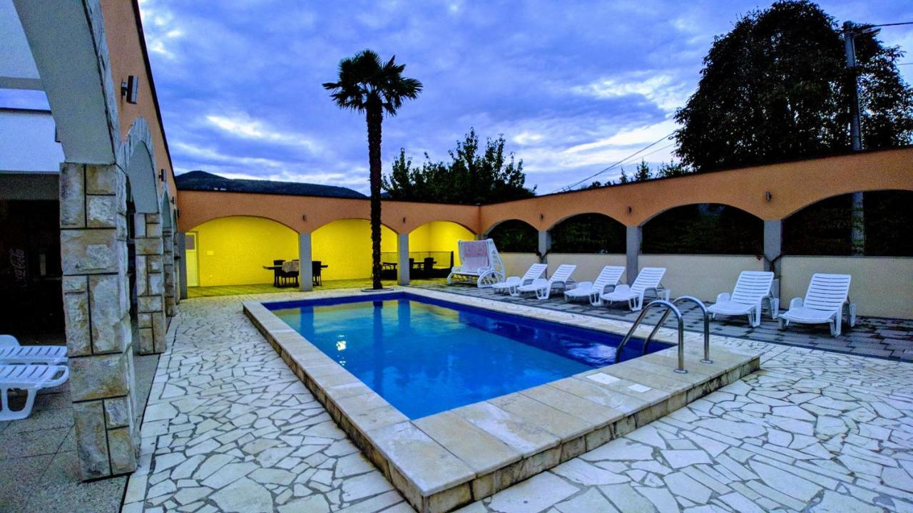 Holiday Home Rozic - Villa With Private Seasonal Heated Pool Мостар Экстерьер фото